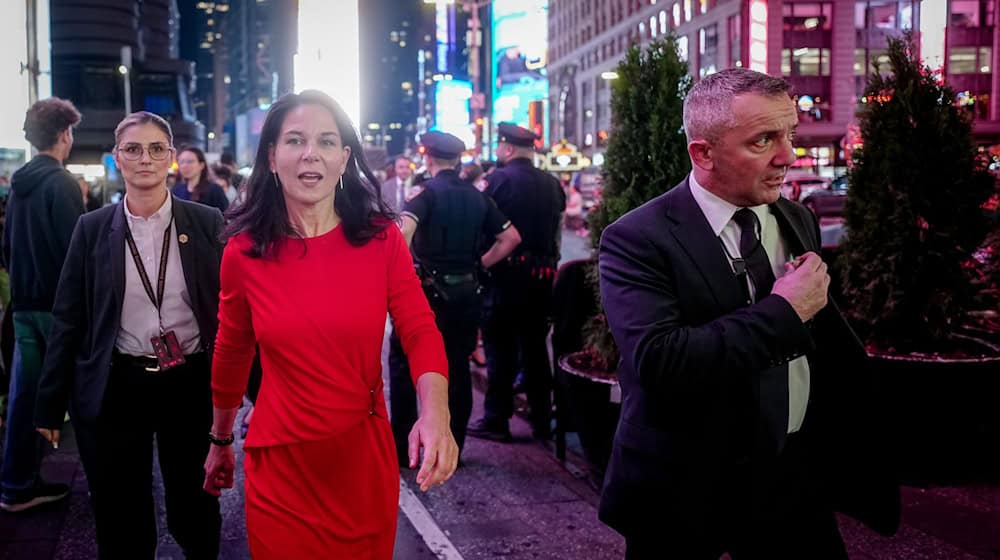Annalena Baerbock ist wegen ihres neuen Jobs nach New York gezogen, Weihnachten will sie aber in ihrem niedersächsischen Heimatdorf verbringen. (Archivbild) / Foto: Kay Nietfeld/dpa