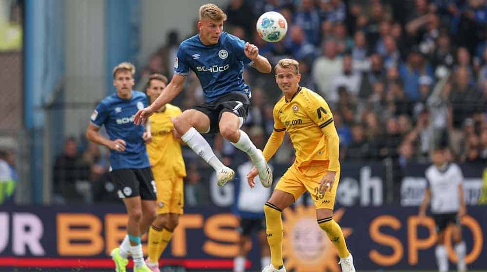 Wechselt von Bielefeld nach Osnabrück: Stürmer Julian Kania. / Foto: Friso Gentsch/dpa
