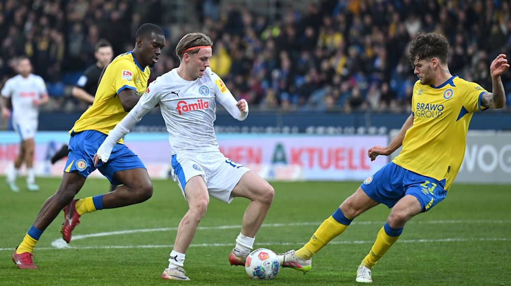 Braunschweig und Kiel trennten sich in einem wilden Spiel 1:1. / Foto: Swen Pförtner/dpa