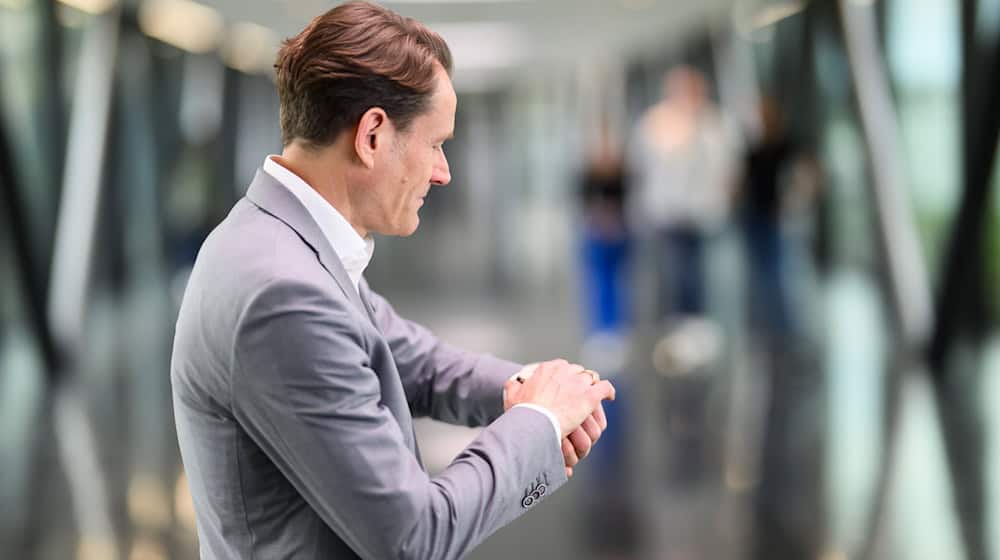 Conti-Chef Setzer scheidet Ende des Jahres einvernehmlich aus dem Vorstand aus. (Archivbild) / Foto: Julian Stratenschulte/dpa