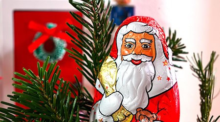 Ein Dieb vergreift sich an den Nikolausgeschenken zweier Jungs im Landkreis Ammerland. (Symbolbild) / Foto: Hendrik Schmidt/dpa