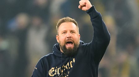 Schalke-Fan und Braunschweig-Trainer Heiner Backhaus. / Foto: Robert Michael/dpa