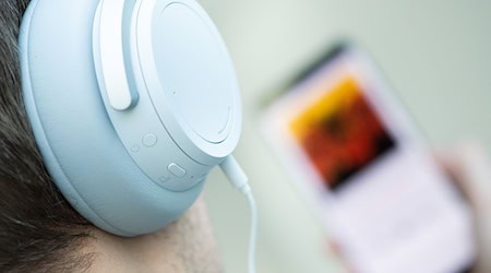 Die Hörspiele sind exklusiv in der ARD-Mediathek verfügbar. (Symbolbild) / Foto: Franziska Gabbert/dpa-tmn/dpa