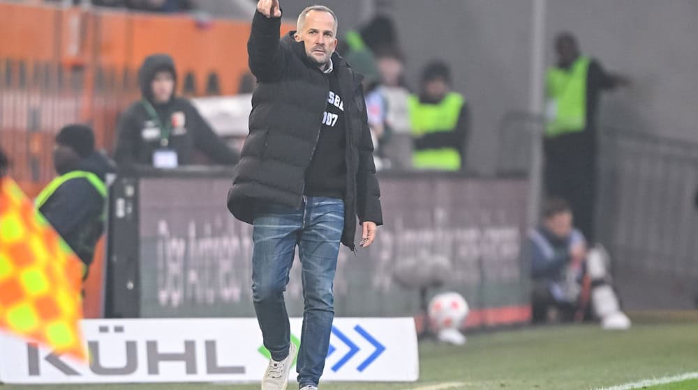 Manuel Baum in Aktion am Spielfeldrand. / Foto: Harry Langer/dpa