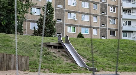 Nach Angaben der Landesarmutskonferenz lag die Armutsgefährdungsquote von Kindern mit Migrationshintergrund 2024 bei rund 36 Prozent und damit deutlich höher als bei Kindern ohne Migrationshintergrund. (Symbolbild) / Foto: Jan Woitas/dpa