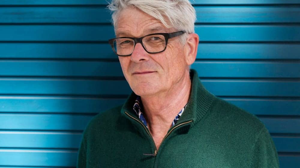 Daniel Hausig erhält den Deutschen Lichtkunstpreis 2026. (Handout) / Foto: Maria Leverenz/Kunstmuseum Celle/dpa