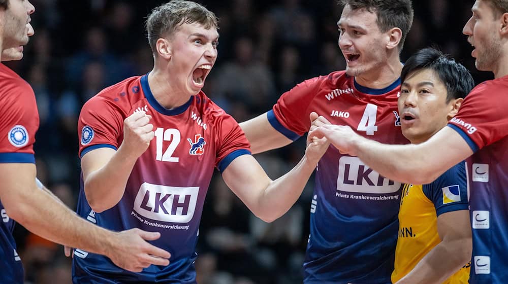 Die Lüneburger Volleyballer stehen im Finale um den DVV-Pokal. (Archivbild) / Foto: Andreas Gora/dpa