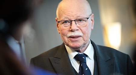 Aus Sicht des langjährigen Bremer Innensenators Ulrich Mäurer (SPD) lohnt sich Hartnäckigkeit.  / Foto: Sina Schuldt/dpa