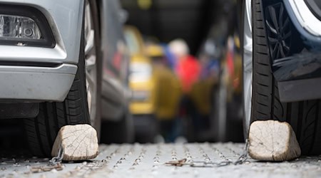Die Fähre konnte die Fahrt selbstständig wieder fortsetzen. / Foto: Lars Klemmer/dpa