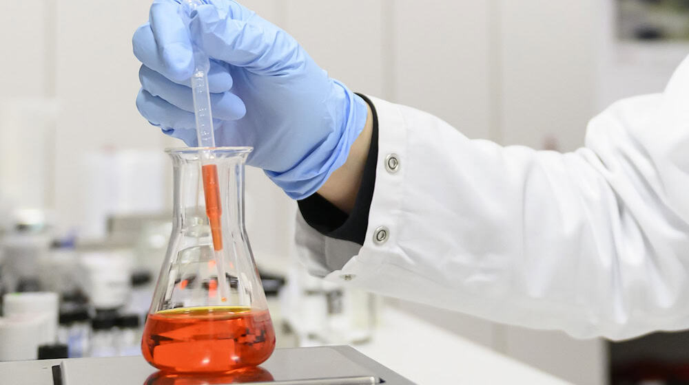 Die chemische Industrie ist eine der Schlüsselbranchen in Niedersachsen, steht aber zunehmend unter wirtschaftlichem Druck. (Symbolbild) / Foto: Swen Pförtner/dpa