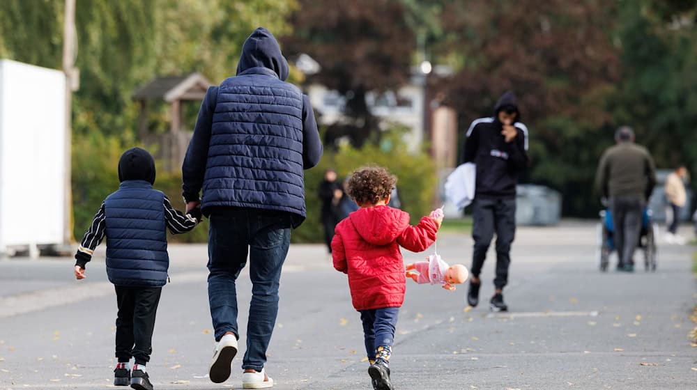 Die Zahl der Flüchtlinge in der Landesaufnahmebehörde, hier in Bramsche, ist zuletzt zurückgegangen. (Archivbild) / Foto: Friso Gentsch/dpa