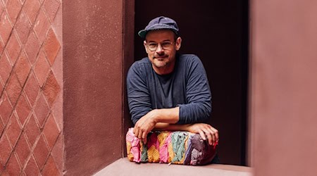 Der Künstler Michael Beutler arbeitet in Berlin und Aachen. / Foto: Renaat Nijs/Kunststiftung NRW/dpa