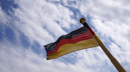 Bisher durften Deutsche mit Wohnsitz im Ausland auf Schiffen nicht die Bundesflagge hissen. (Symbolbild) / Foto: Marcus Brandt/dpa