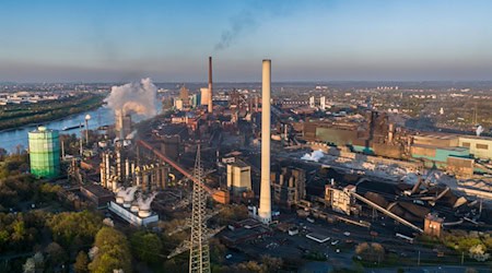 Salzgitter hat seine Absicht bekräftigt, unter bestimmten Bedingungen den Duisburger Stahlhersteller HKM komplett zu übernehmen. (Archivbild) / Foto: Christoph Reichwein/dpa