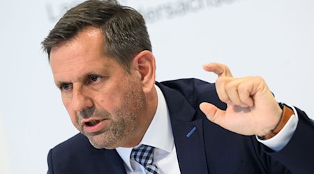 Niedersachsens Ministerpräsident Lies fordert Änderungen am geplanten Meeresschutzgesetz. (Archivbild) / Foto: Julian Stratenschulte/dpa