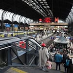 Im Hamburg werden laut Statistik mehr Züge und Bahnhofwände beschmiert. (Archivbild)  / Foto: Marcus Brandt/dpa