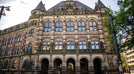 Der Angeklagte soll Kinder sexuell missbraucht haben. (Illustration) / Foto: Sina Schuldt/dpa