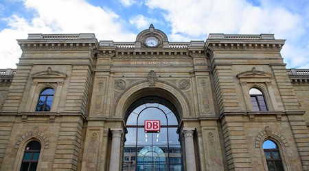 Ein Softwarewechsel im Stellwerk hat in der kommenden Woche weitreichende Auswirkungen rund um den Bahnknotenpunkt Magdeburg. (Archivbild) / Foto: Klaus-Dietmar Gabbert/dpa