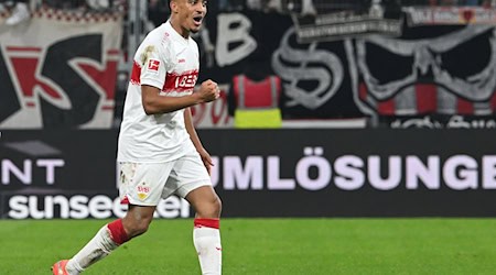 Jamie Leweling jubelt über sein erstes Saisontor in der Bundesliga. / Foto: Carmen Jaspersen/dpa