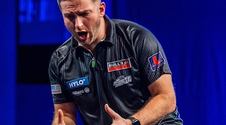 Arno Merk spielt erstmals bei der Darts-WM. / Foto: Sebastian Doppstadt/PDC Europe/dpa