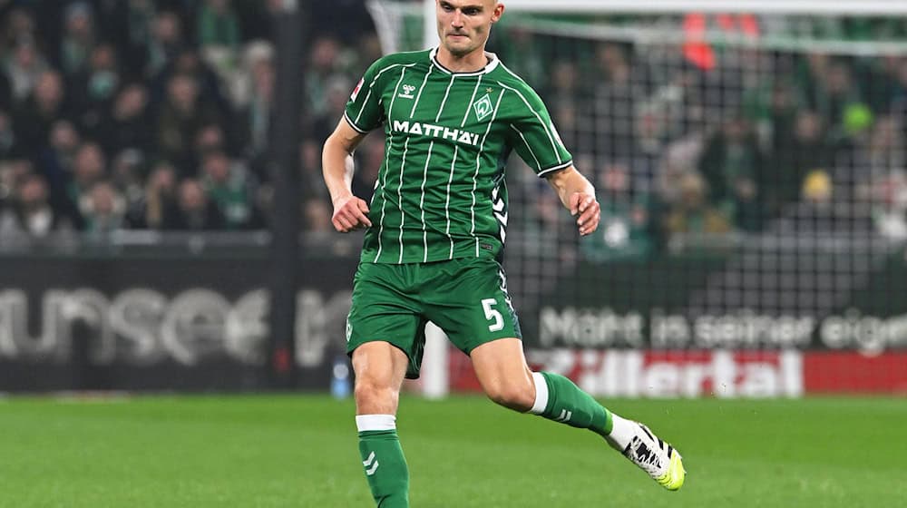 Amos Pieper will mit Werder Bremen den Derby-Sieg. (Archivfoto) / Foto: Carmen Jaspersen/dpa