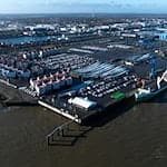 Das Land Niedersachsen investiert 30 Millionen Euro in eine neue Hafenstraße in Cuxhaven. (Archivbild) / Foto: Philipp Schulze/dpa