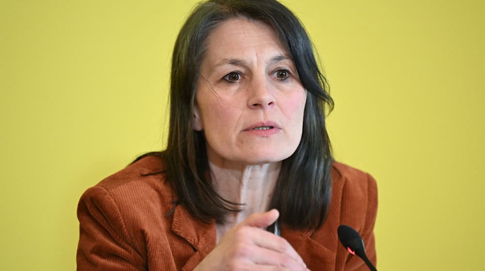 Ministerin Miriam Staudte (Grüne) will mit einem Gesetz für mehr Fairness auf dem Bodenmarkt sorgen. (Archivbild) / Foto: Bernd Weißbrod/dpa