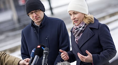 Die Lage auf den Schienen entspannt sich laut Evelyn Palla immer weiter.  / Foto: Moritz Frankenberg/dpa