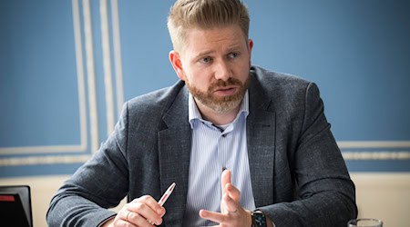 Unbekannte verübten einen Farbanschlag auf das Privathaus von Thorge Koehler, dem Leiter des Bremer Landesamtes für Verfassungsschutz. (Archivbild) / Foto: Sina Schuldt/dpa