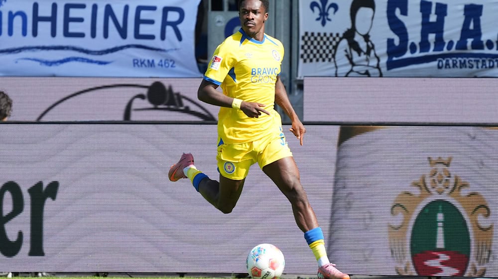 Nicht mehr im Brauschweiger Trikot: Christian Conteh wechsel nach Heidenheim. (Archivbild) / Foto: Marc Schüler/dpa
