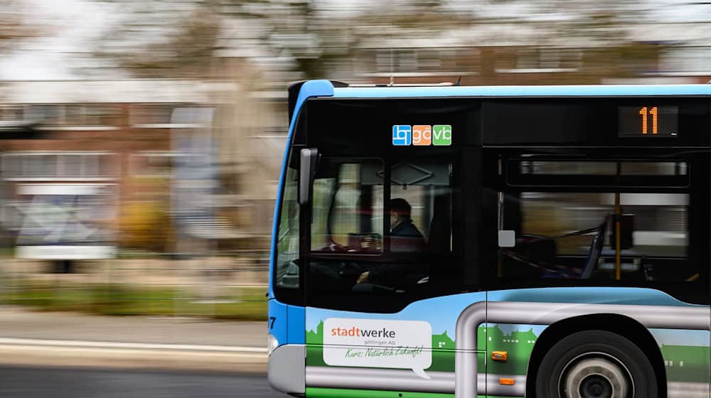 In der Stadt Göttingen stiegen kaum Menschen auf den Bus um. (Symbolbild) / Foto: Swen Pförtner/dpa
