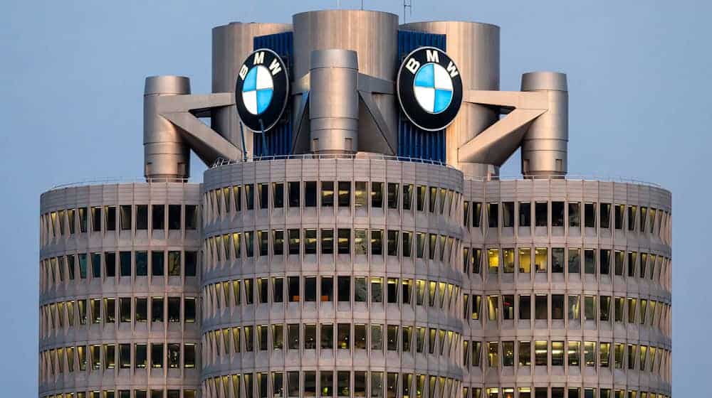 Drei Werke von BMW und eines von Audi sorgen dafür, dass Bayern bei der Pkw-Produktion die Nase vorne hat. (Archivbild) / Foto: Peter Kneffel/dpa