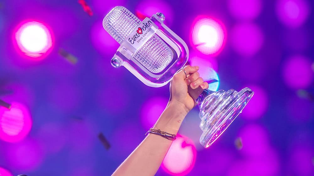 Um diese Trophäe geht es - und den ESC-Sieg in Wien. / Foto: Jens Büttner/dpa