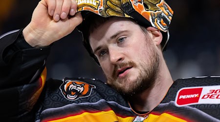 Historischer Torschütze: Eishockey-Keeper Dustin Strahlmeier. (Archivbild) / Foto: Sven Hoppe/dpa