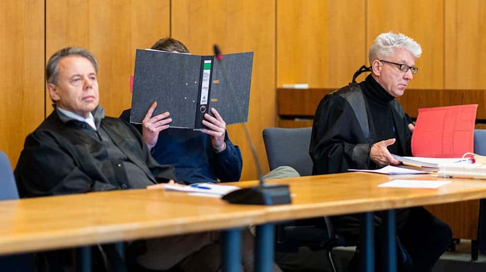 Nach dem gewaltsamen Tod seiner Ex-Lebensgefährtin wird das Urteil gegen einen 41-Jährigen erwartet. (Archivbild) / Foto: Michael Matthey/dpa