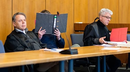 Nach dem gewaltsamen Tod seiner Ex-Lebensgefährtin wird das Urteil gegen einen 41-Jährigen erwartet. (Archivbild) / Foto: Michael Matthey/dpa