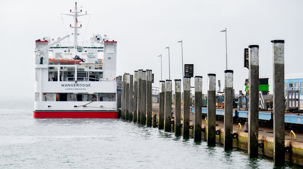 Aufgrund von Niedrigwasser und Eis fahren keine Fähren von und nach Wangerooge. (Archivbild) / Foto: Hauke-Christian Dittrich/dpa
