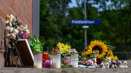Am Bahnsteig im niedersächsischen Friedland starb die Jugendliche aus Thüringen. (Archivbild)  / Foto: Swen Pförtner/dpa