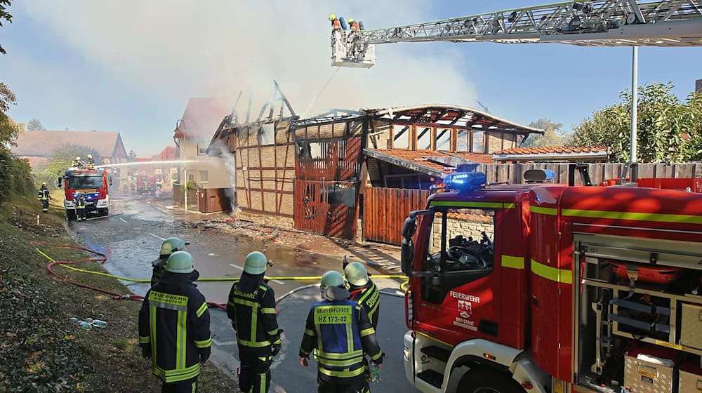 Nicht überall können die Feuerwehren im Harz auf ausreichend Löschwasser zurückgreifen. (Archivbild) / Foto: Matthias Bein/dpa