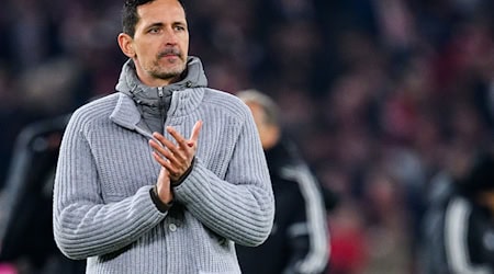 Frankfurts Trainer Dino Toppmöller erwartet von seiner Mannschaft in Bremen eine Reaktion. / Foto: Tom Weller/dpa