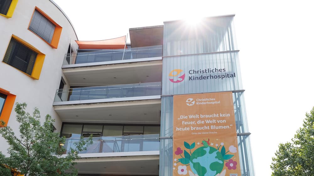 In Osnabrück wird ein fünf Jahre alter Junge vermisst. Er wurde zuletzt in einem Krankenhaus gesehen. (Archivbild) / Foto: Friso Gentsch/dpa