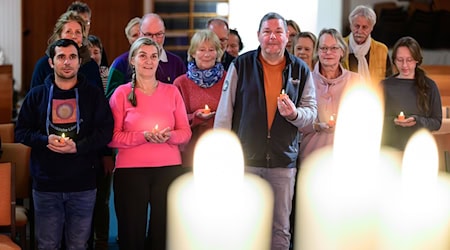 Die Meditationsabende in der Lüneburger Kreuzkirche ziehen immer mehr Menschen an. (Archivbild) / Foto: Philipp Schulze/dpa