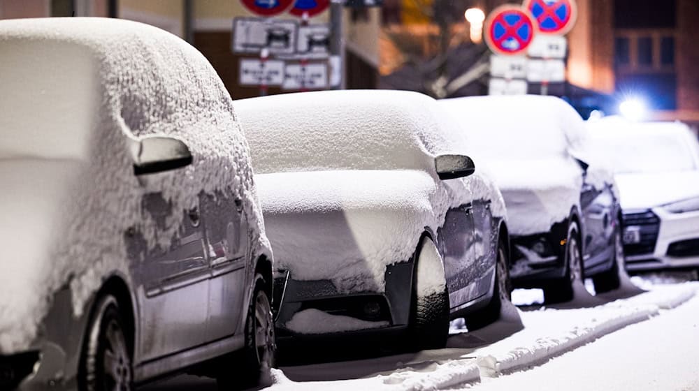 Das winterliche Wetter bleibt laut DWD. (Symbolbild) / Foto: Moritz Frankenberg/dpa