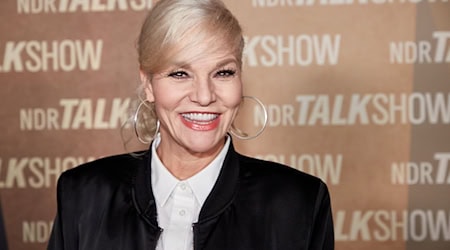 Ina Müller liebt ihren analogen Kalender. (Archivbild) / Foto: Georg Wendt/dpa