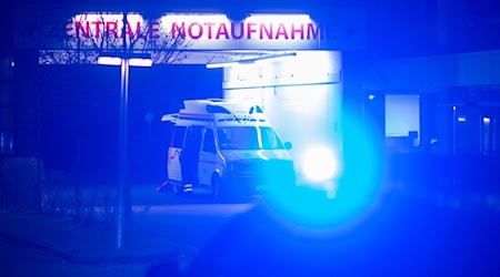 Mit einer Stichverletzung ist ein Mann in Hannover ins Krankenhaus gekommen. (Symbolbild) / Foto: Julian Stratenschulte/dpa