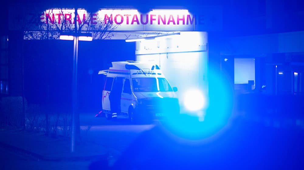 Mit einer Stichverletzung ist ein Mann in Hannover ins Krankenhaus gekommen. (Symbolbild) / Foto: Julian Stratenschulte/dpa