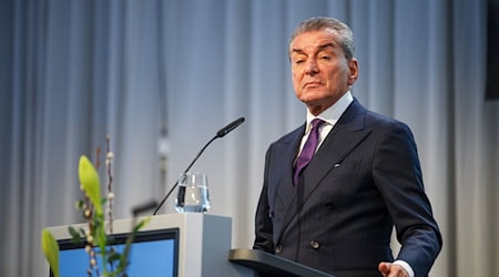 Der 69 Jahre alte Publizist Michel Friedman wird als Redner bei einer Gedenkstunde des niedersächsischen Landtags erwartet. (Archivbild) / Foto: Oliver Dietze/dpa