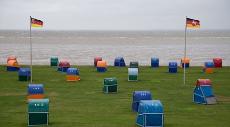 In Otterndorf soll die Strandpromenade für mehrere Millionen saniert werden. (Symbolbild) / Foto: Mohssen Assanimoghaddam/dpa