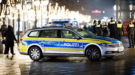 Rund 2.000 Polizistinnen und Polizisten waren in Niedersachsen im Einsatz. / Foto: Moritz Frankenberg/dpa