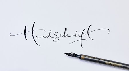 Handy, Computer, Tablets - mittlerweile schreiben wir viel auf Tastaturen.  / Foto: Georg Wendt/dpa